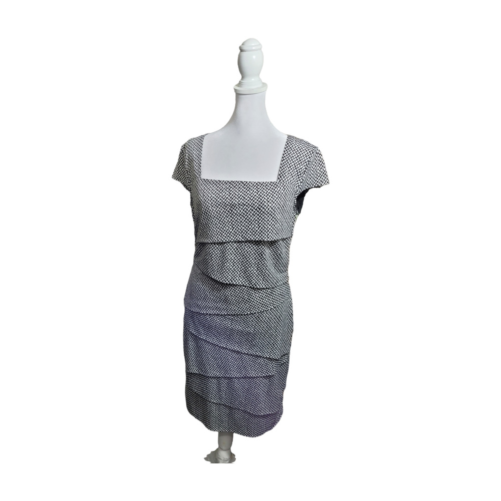 WHITE HOUSE BLACK MARKET Instantly Slimming Black & White Tiered Dress Sz. 12 - Picture 5 of 8